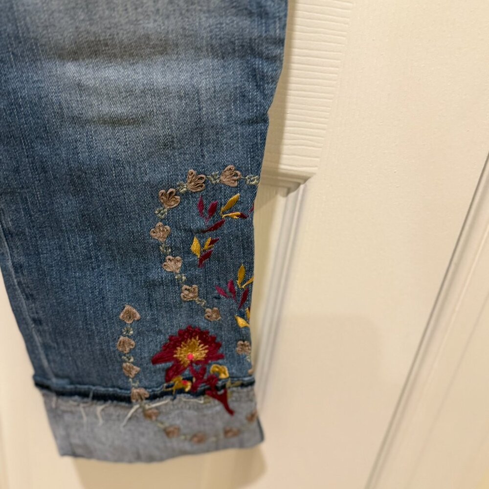 Women’s Size 12 Slim Crop Jeans – Embroidered Floral Design - Picture 2 of 6